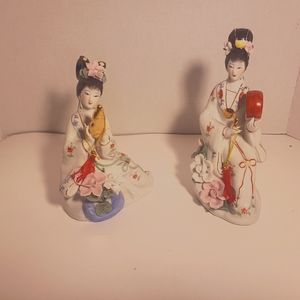 Porcelain Geisha Dolls